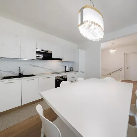 La Maison 3*
